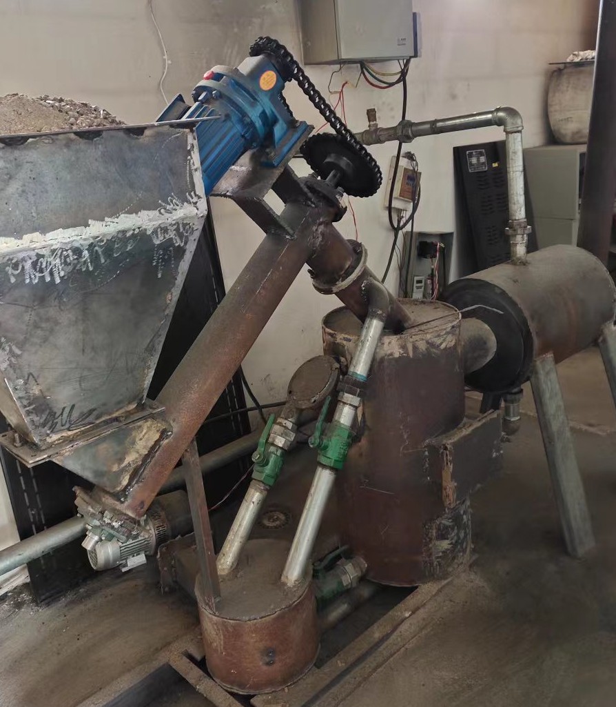 新款家用木屑颗粒取暖炉 家用地暖取暖烧水做饭炉 农村地暖燃烧炉