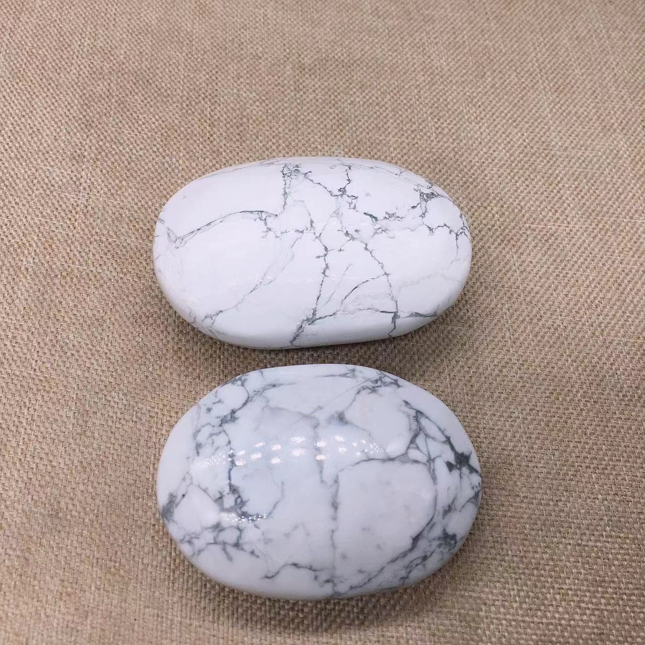 厂家批发 天然白松石把玩 家居摆件