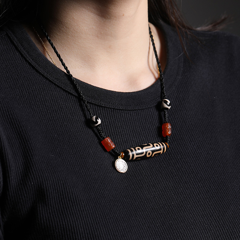 藏式复古九眼天珠玛瑙锁骨链民族风老玛瑙搭配合金配饰短款项链