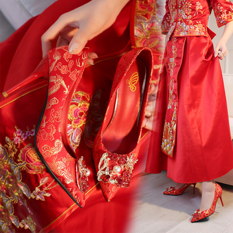 秀禾结婚鞋子水晶新娘婚纱鞋2020新款百搭红色绸缎高跟女细跟单鞋
