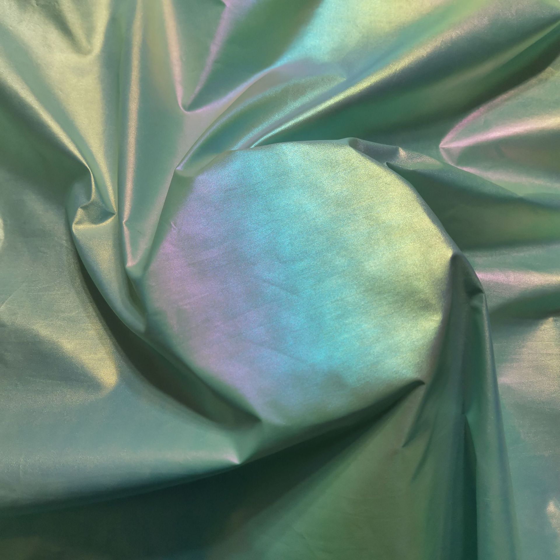 380t尼丝纺起皱烫金面料 金属色深灰银色镭射金属感尼龙布料现货