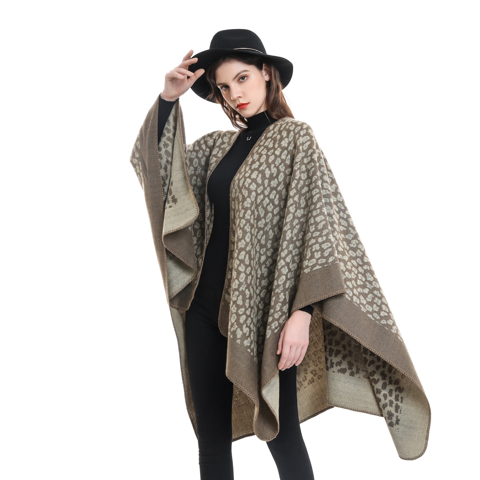 仿羊绒外搭豹纹斗篷女春秋冬季防风保暖外套披肩拼色时尚