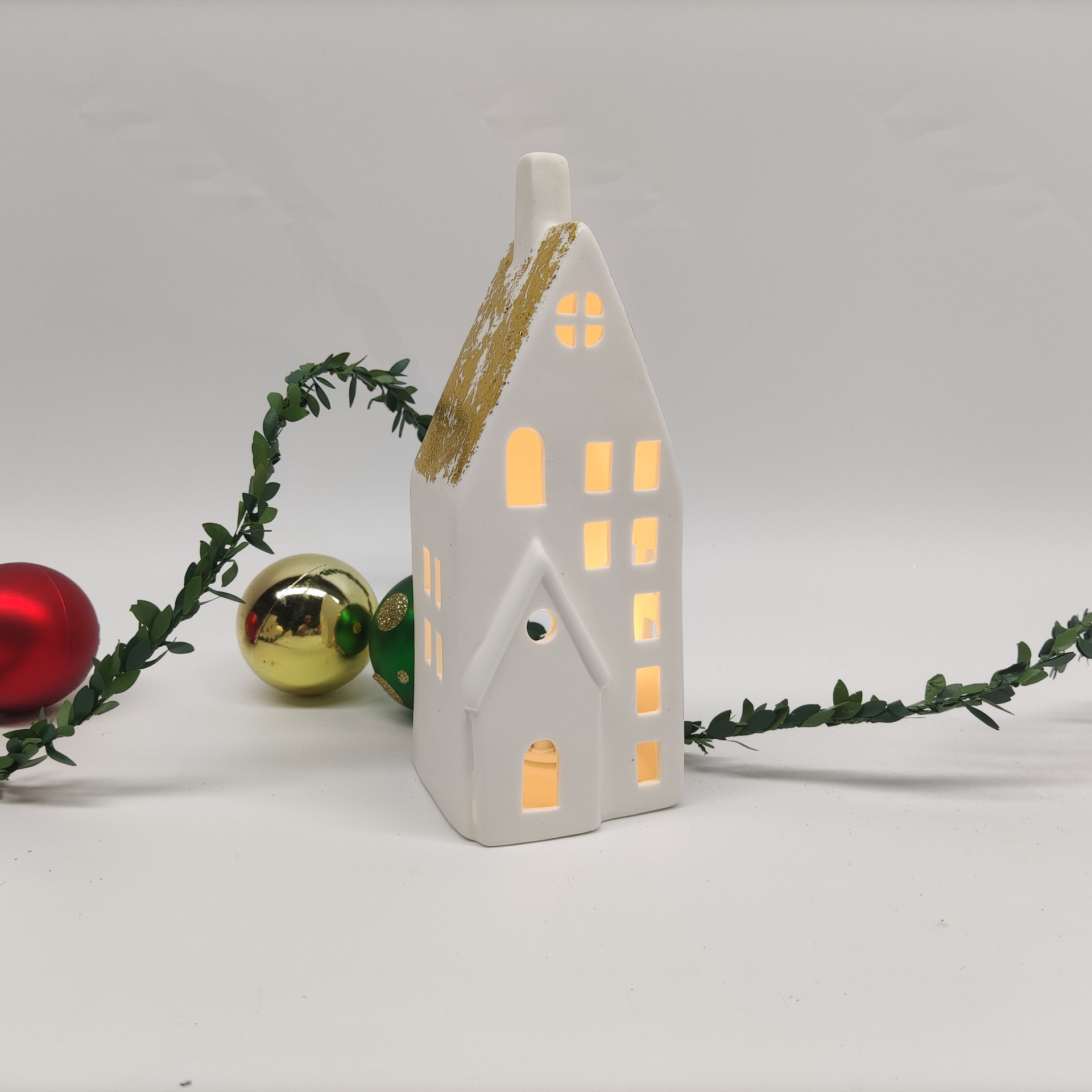 欧美陶瓷烛台透光小房子led灯灯圣诞节装饰摆件工艺品外贸批发