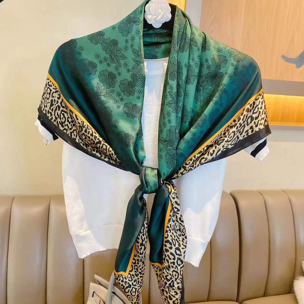 Spring New Gilding Aurora Green Satin Artificial Silk Large Kerchief Live Hot Selling 110cm Printed Shawl Scarf