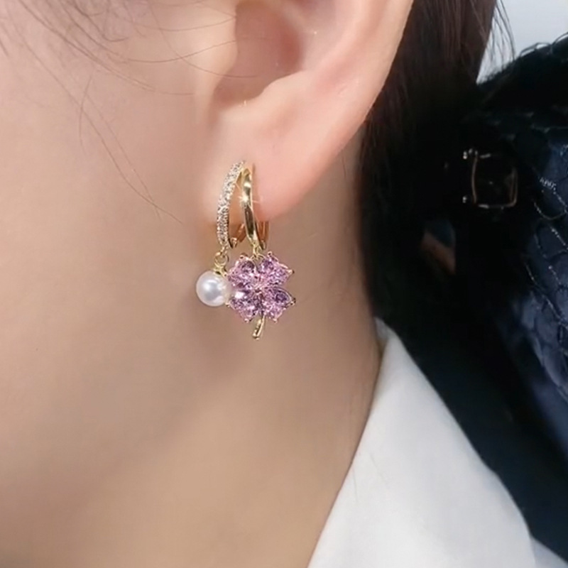 Purple Crystal Four-Leaf Flower Pearl Ear Clip 2023 New Internet Celebrity Fashionable Earrings Light Luxury