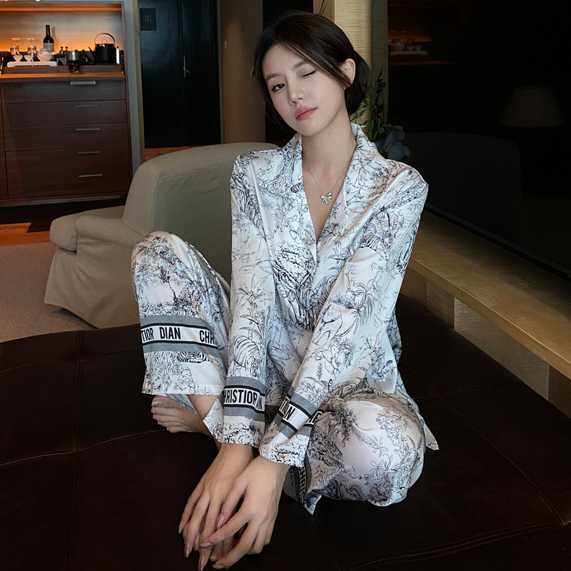 2023 New Autumn Pajamas Women's Ice Silk Long Sleeve Cardigan Suit Long-Sleeved Trousers Printed Homewear Can Be Worn outside