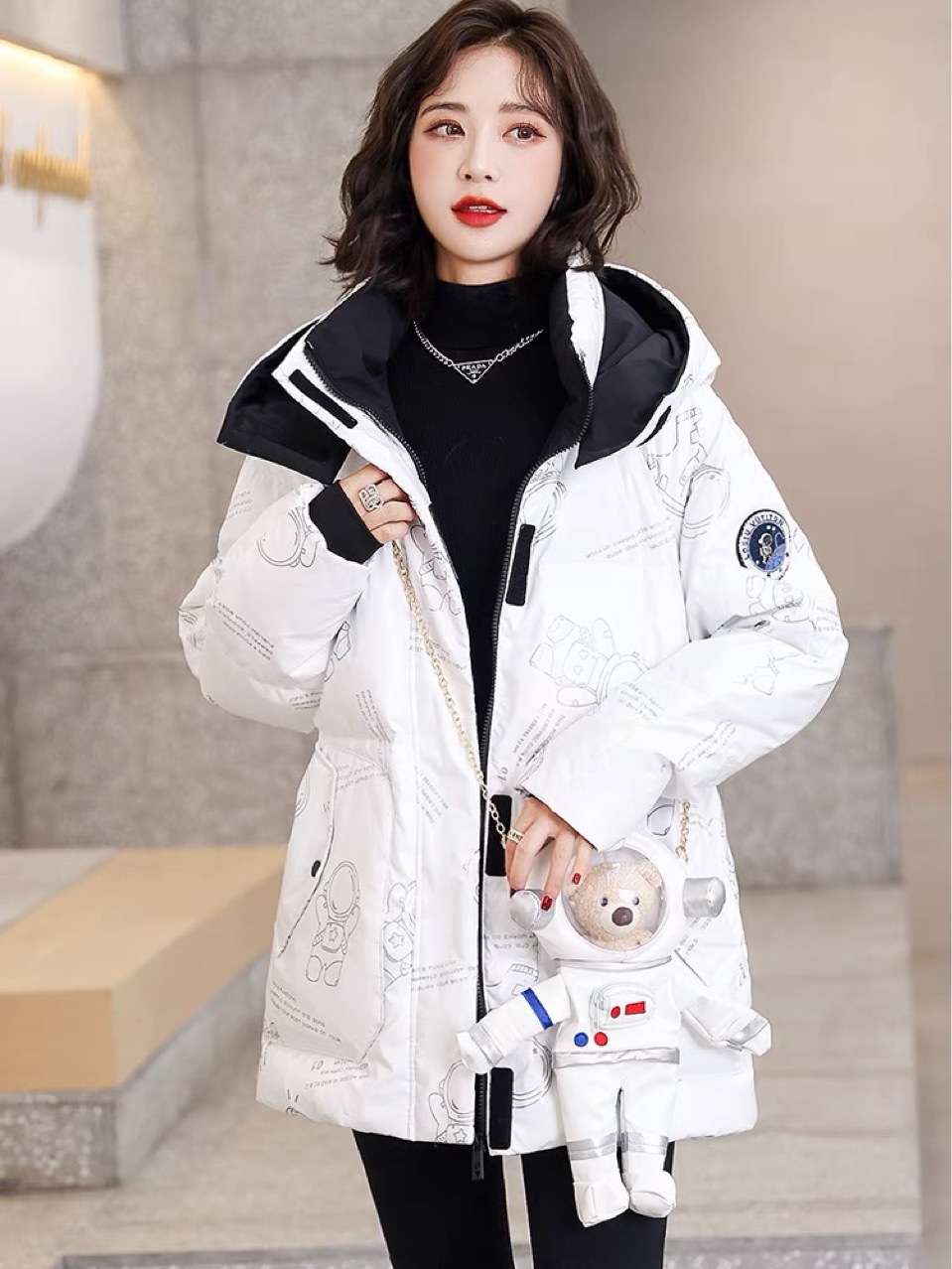 2021冬季新款鸭鸭反光衣修身加厚连帽通勤拉链白鸭绒羽绒服批发女