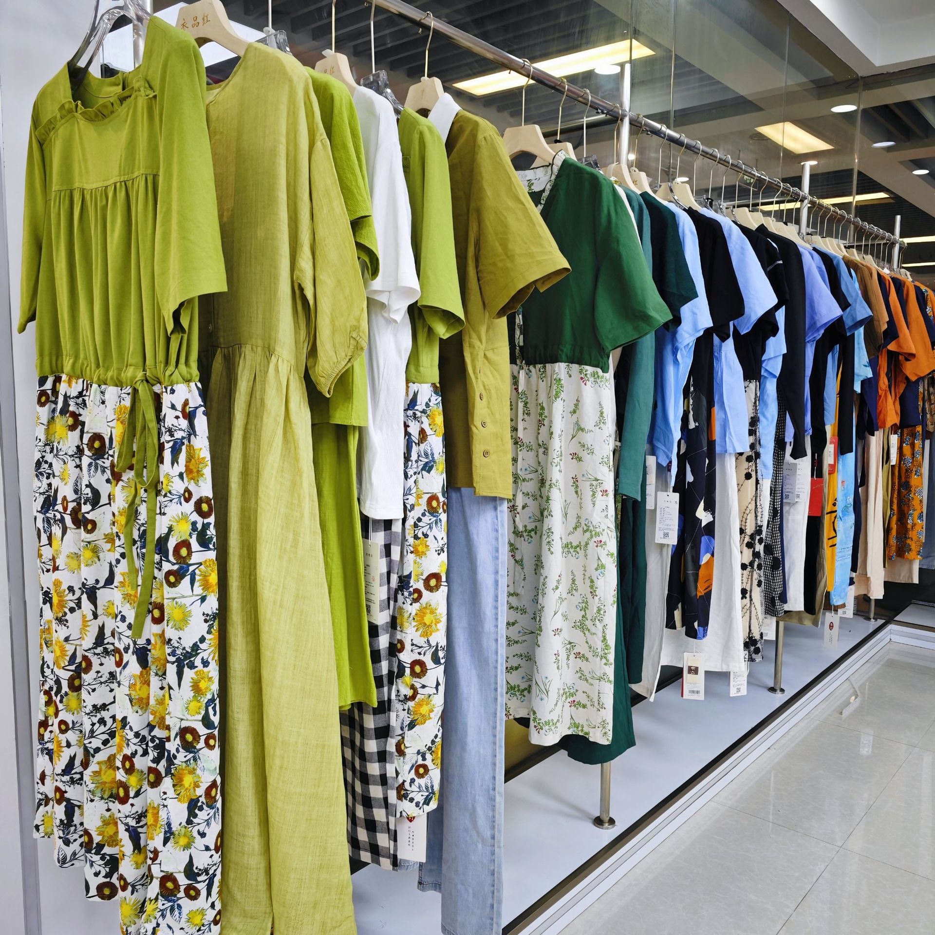 品牌正品折扣女装图片-海量高清品牌正品折扣女装图片大全 - 阿里巴巴