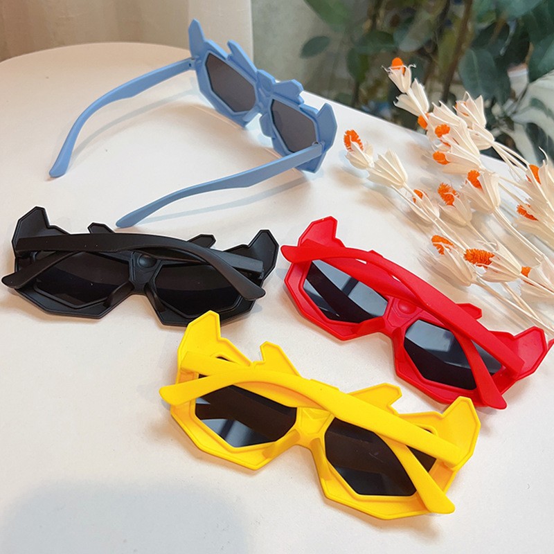 Children's Sunglasses Boys Trendy Cartoon Transformers Sunglasses UV Protection Baby Funny Photography Toy Glasses
