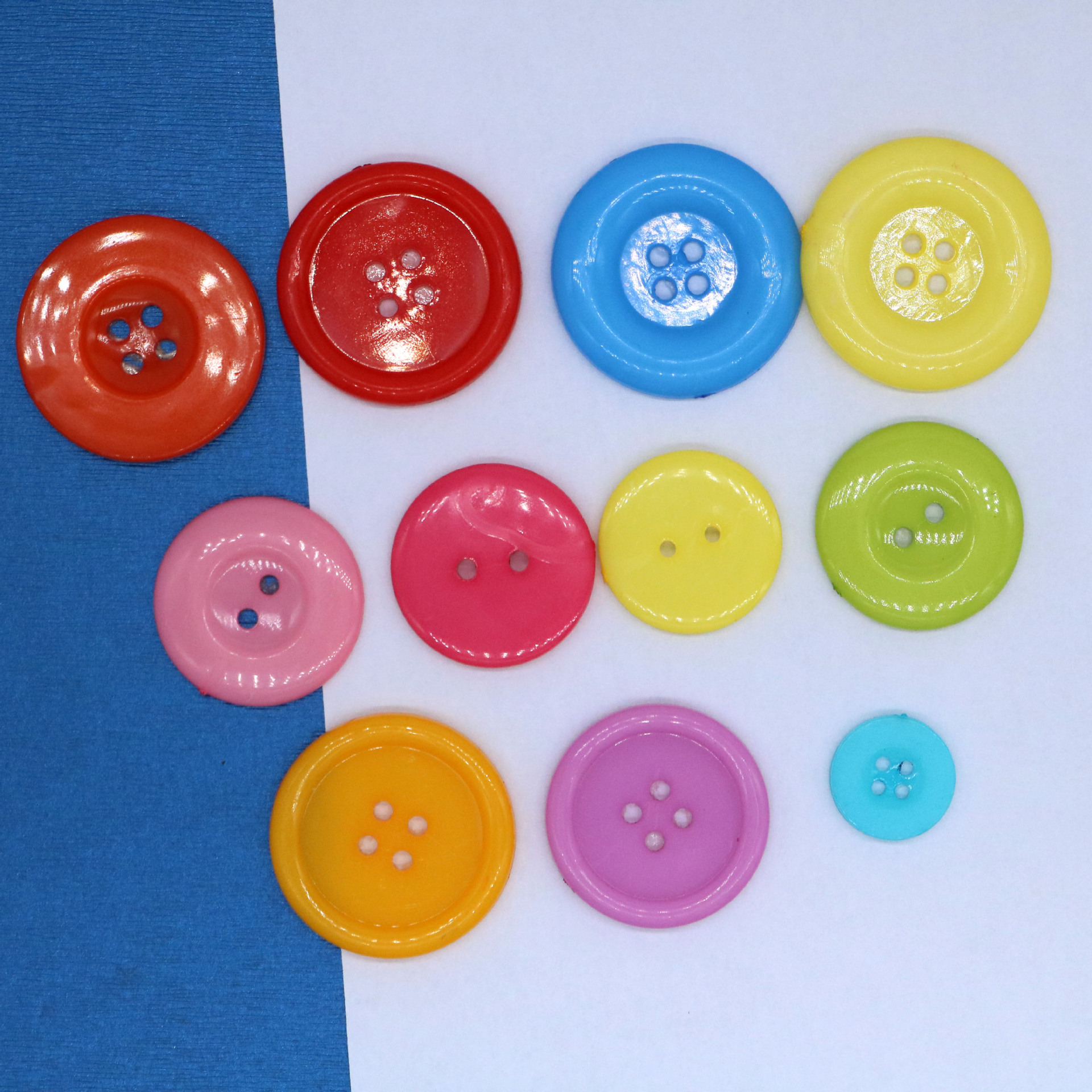 彩色圆形细边纽扣四眼手缝扣子尼龙宽边面包扣儿童衬衣宝宝童装扣