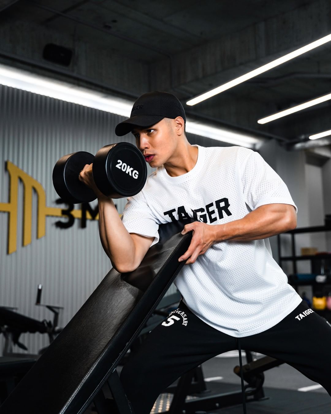 运动潮牌印花元素健身短袖男跑步训练速干透气宽松肌肉运动t恤衣