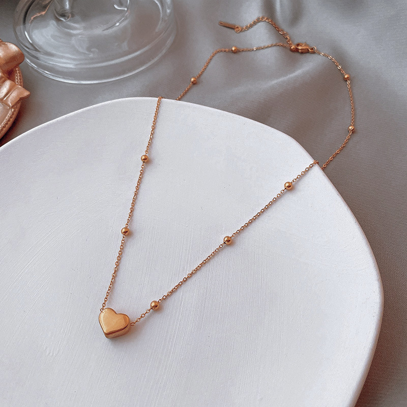 Simple Love Titanium Steel Necklace for Women Niche Design 18K Golden Clavicle Chain New Necklace Ornament Pendant