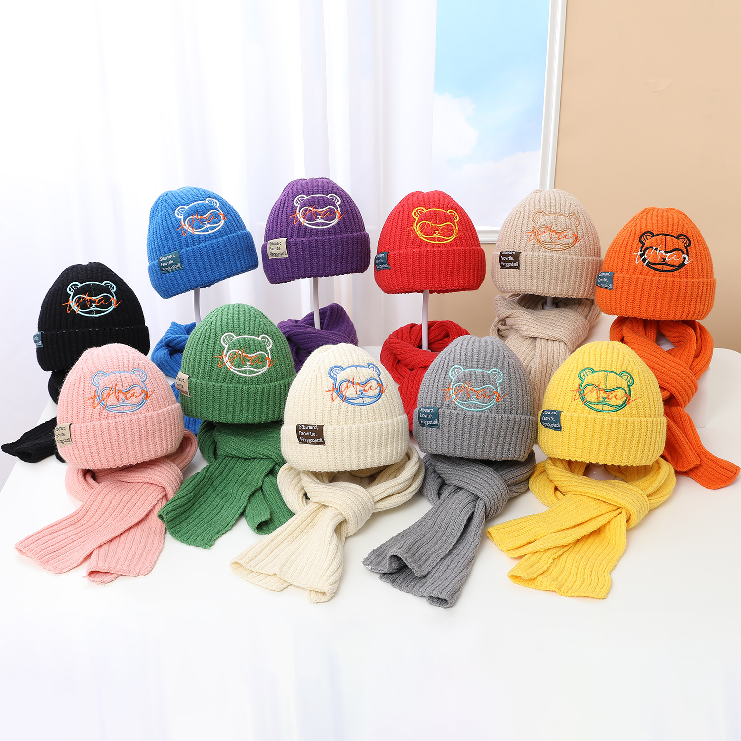 Winter Children's Hat Scarf Set Medium and Large Children Woolen Knitted Hat Boys and Girls Students Thickened Warm Two-Piece Suit