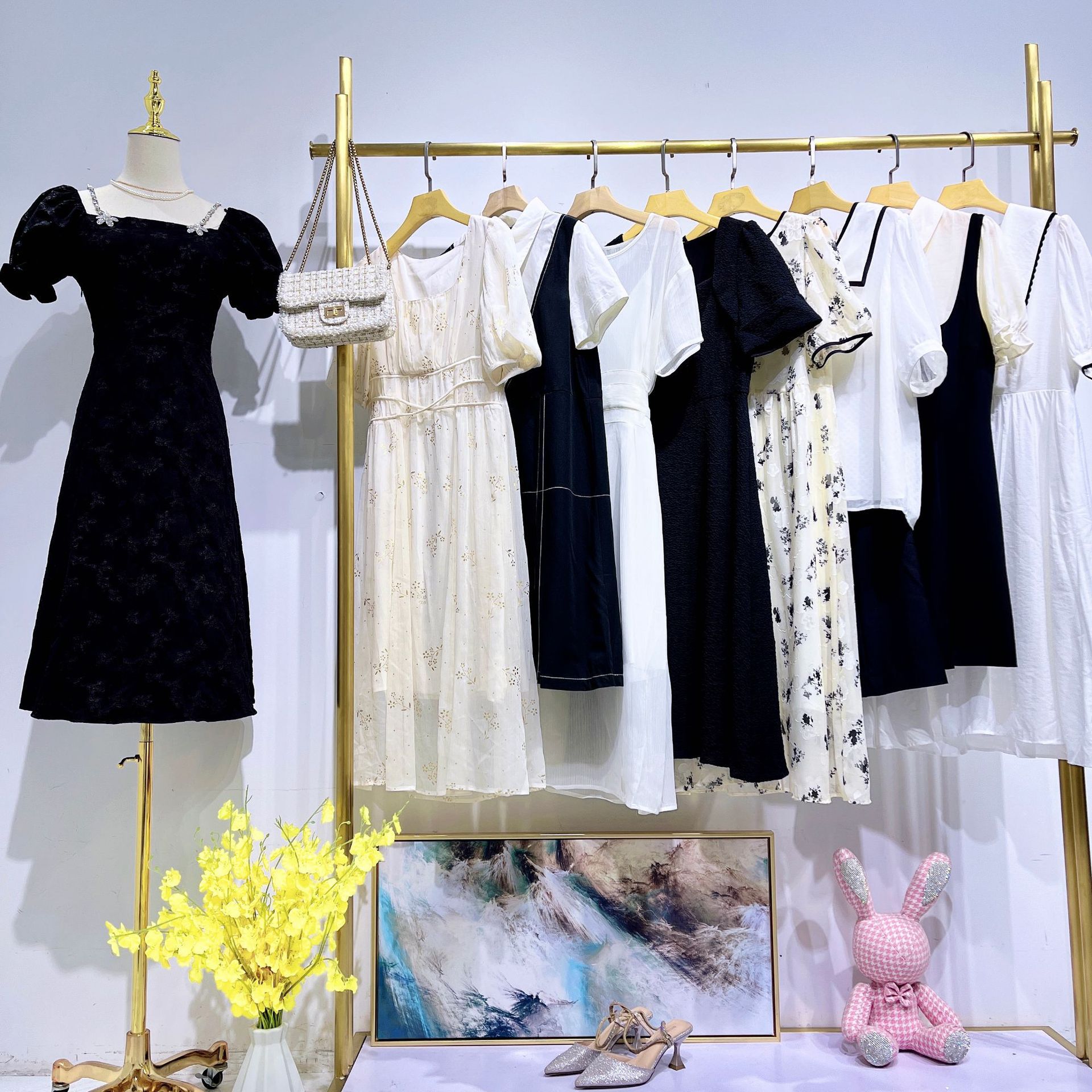 茵曼品牌撤柜折扣女装连衣裙尾货一手货源实体店档口清仓夏装批发