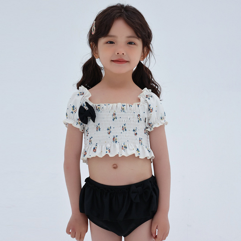 2023新款儿童泳衣女童中小童可爱碎花短袖露肚三角分体游泳衣