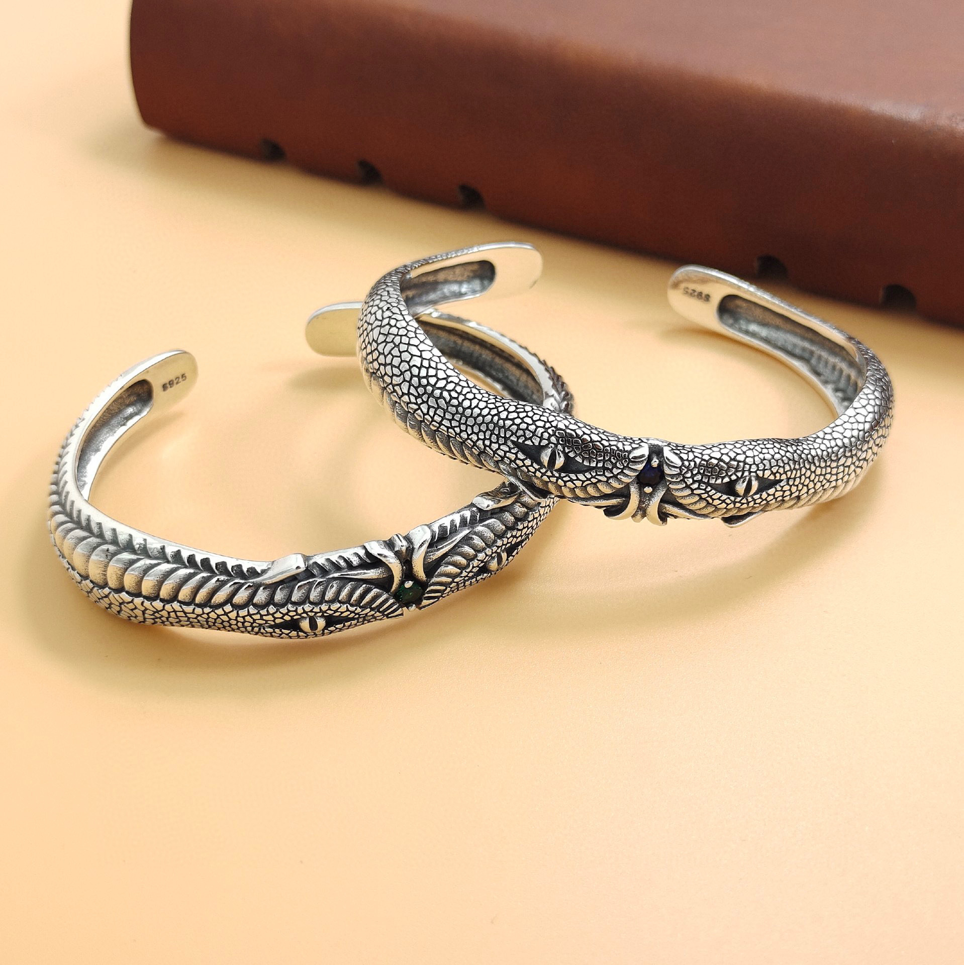 新款复古霸气蛇形手镯男时尚潮个性925纯银精工十二生肖蛇感手镯