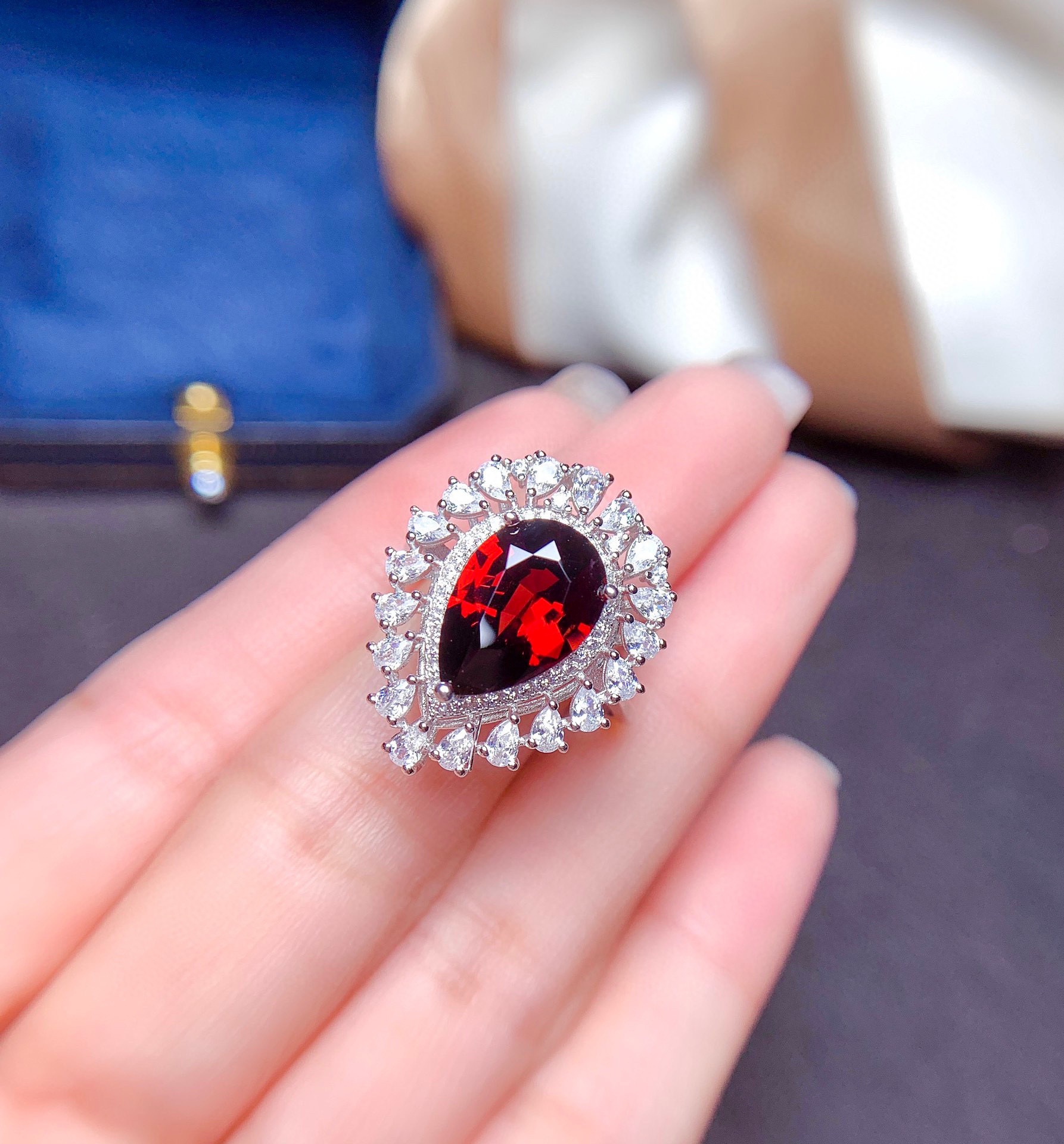 高端网红直播热卖新品仿天然红宝石满钻水滴形开口戒指女彩宝指环