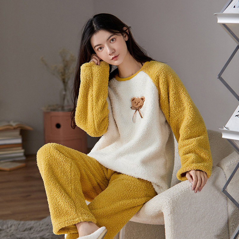 Coral Velvet Pajamas Women's Winter Cute Bear plus Velvet Thickened Thermal Flannel 2023 New Homewear Suit