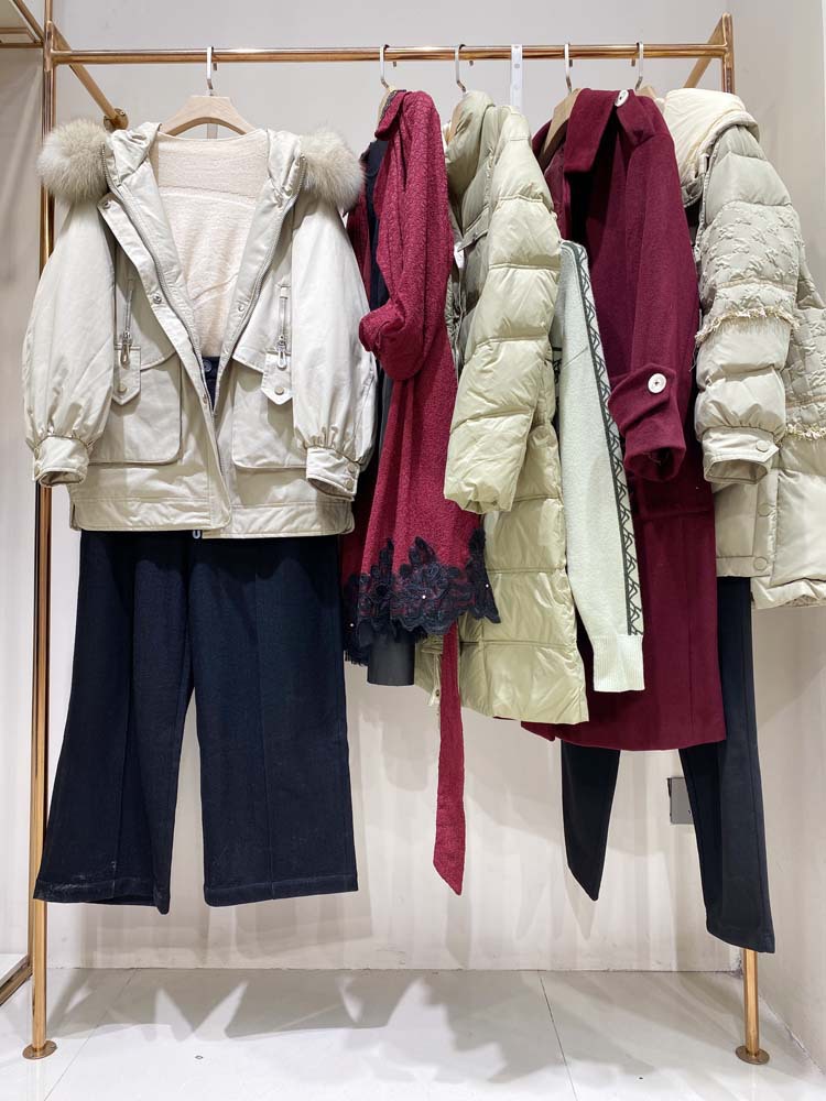 欧丝蒂雅文批发进货羽绒服一手货高端实体店原创直播品牌折扣女装