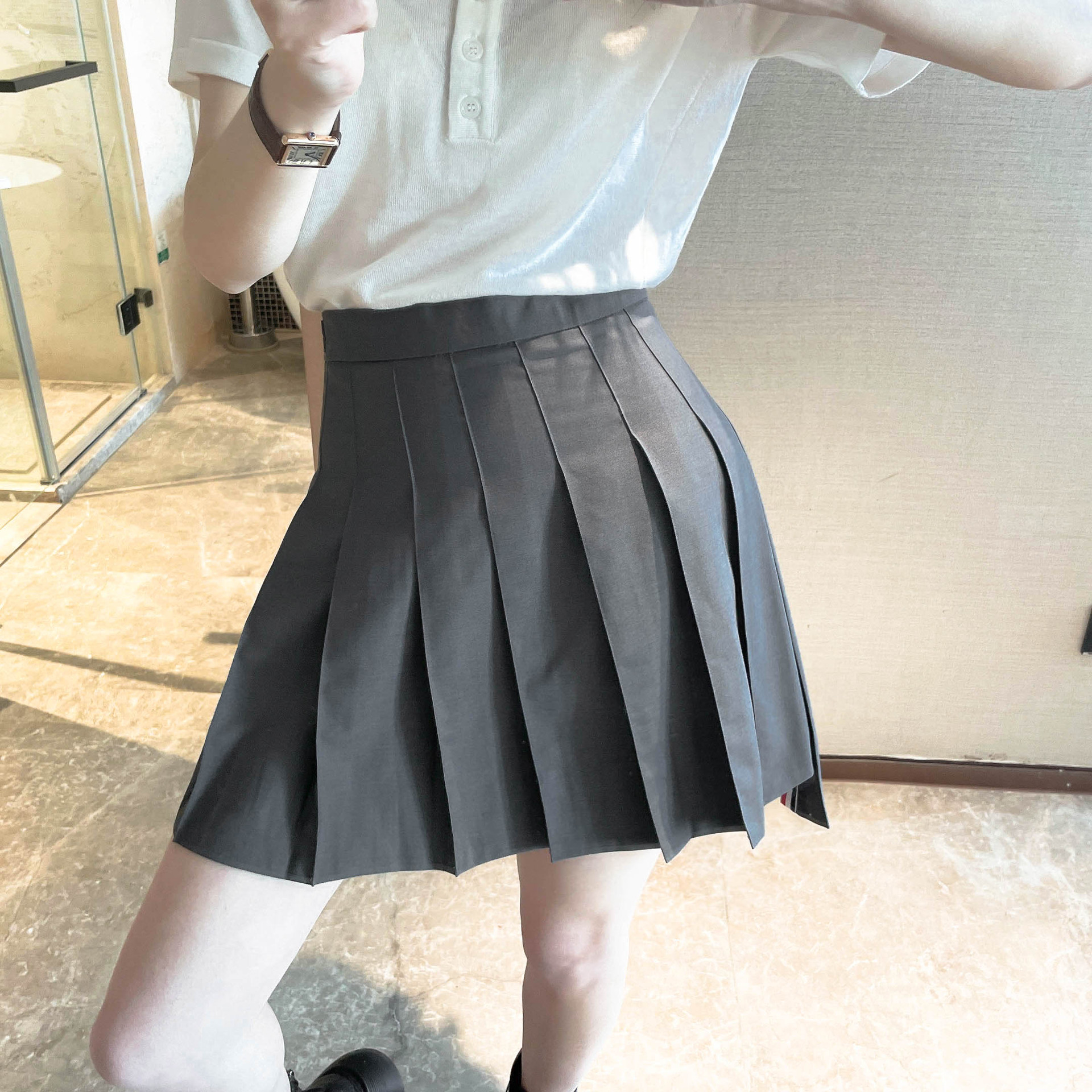 前短后长黑色裙子