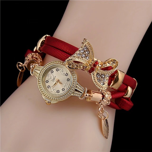 Christmas Series Women's Korean-Style Diamond Flower Digital Surface Quartz Steel Belt Bracelet Watch + Diamond Jewelry Set