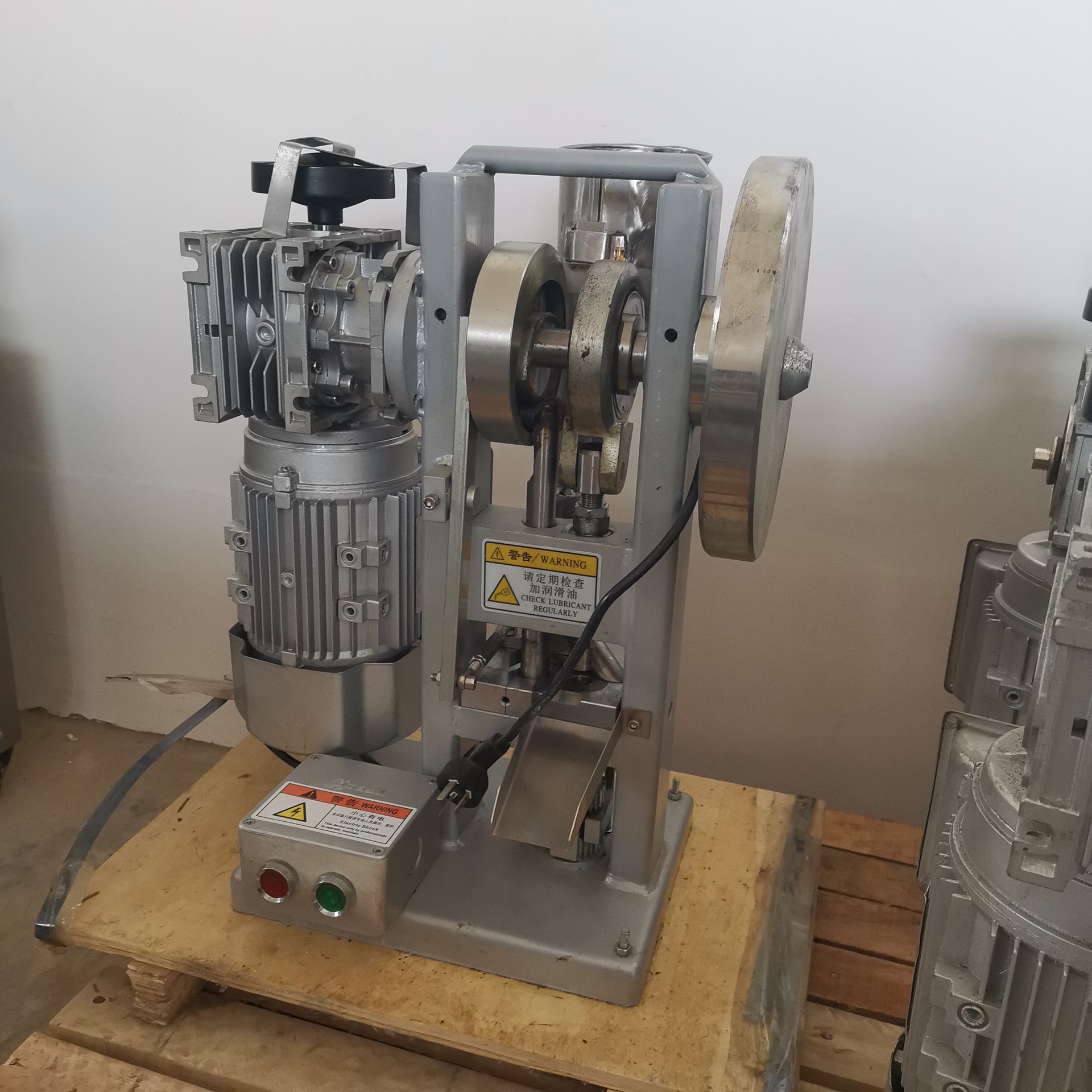 单冲压片机自动