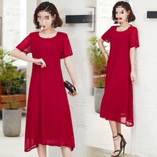 夏装中老年时尚洋气雪纺女装遮肉显瘦40到50岁妈妈装红色连衣裙女