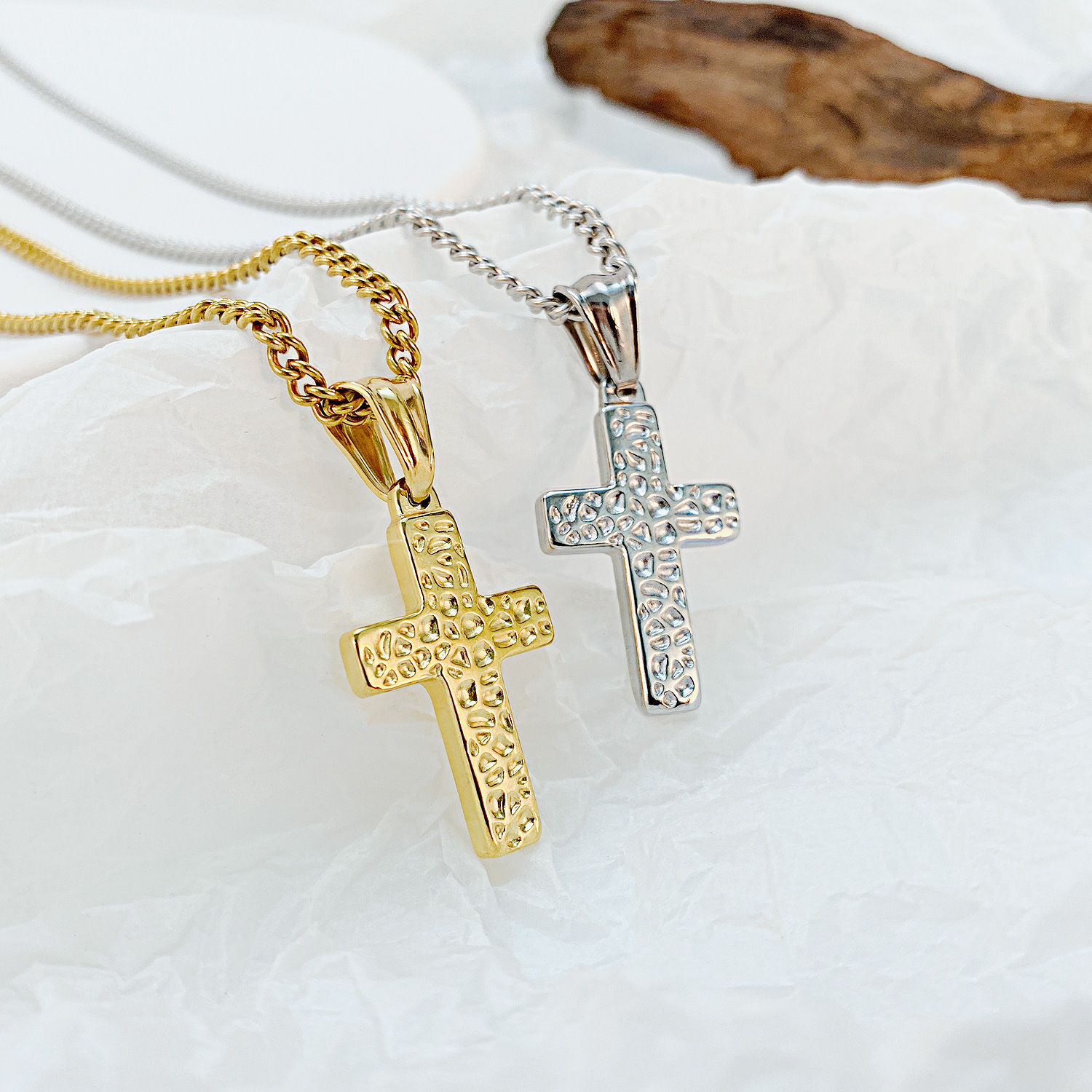 s925银镶钻锆石简约耶稣十字架吊坠韩版时尚项链短款锁骨链项坠-报价