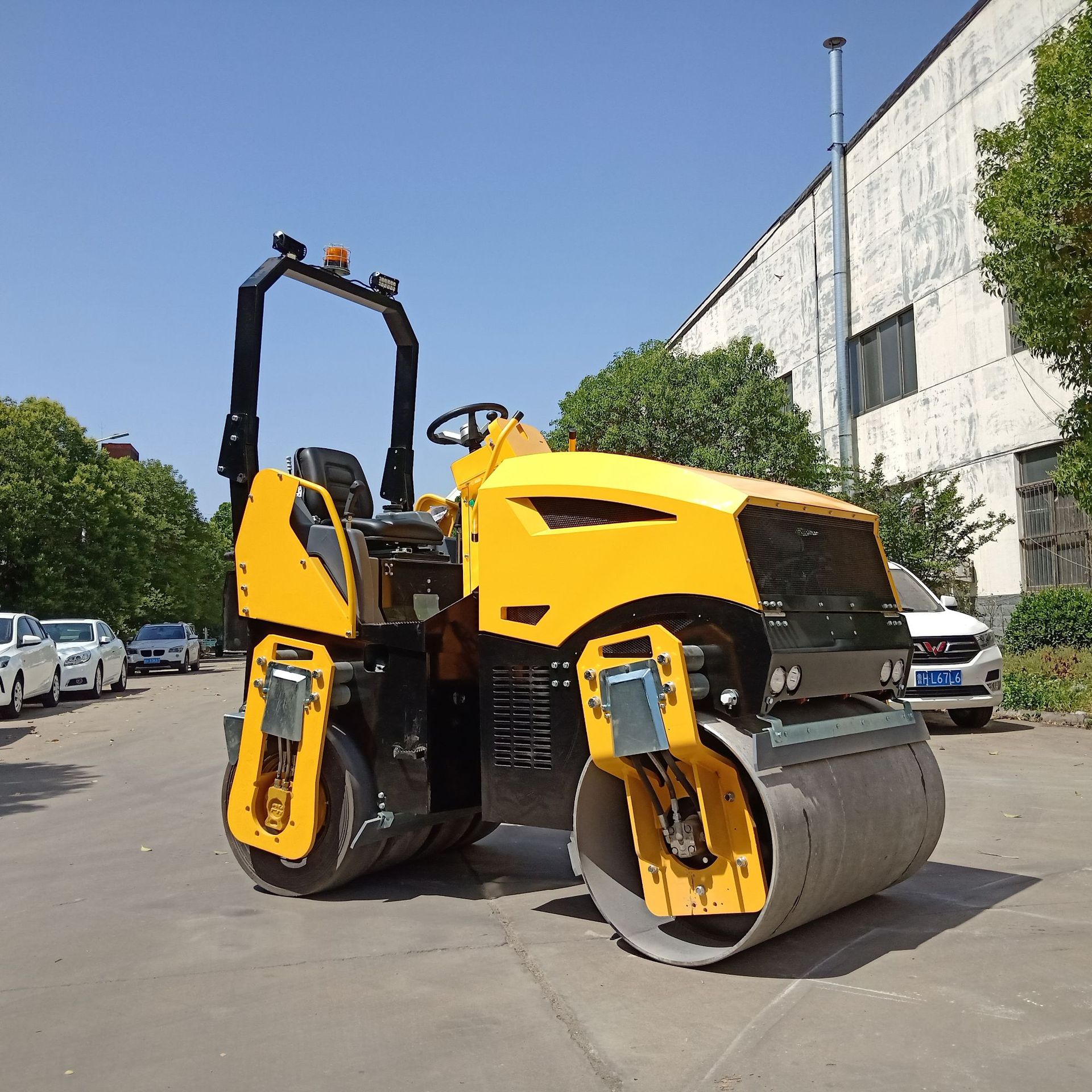 压实碾压机1吨1.5吨2吨3吨压路机钢轮胶轮座驾式压路机小型压路机