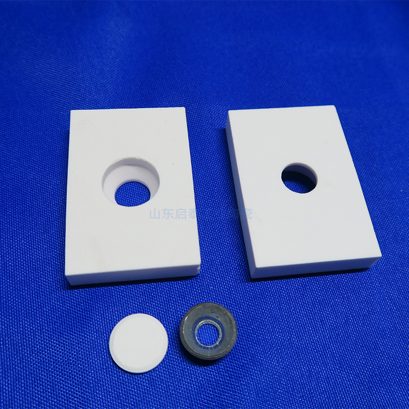 稳固型氧化铝耐磨衬片 输料系统防磨 带孔耐磨陶瓷衬板60*40*10mm