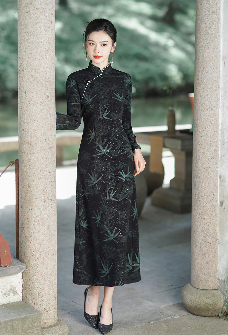 2023秋冬新款中国风洒金平板长款斜襟旗袍女装连衣裙少女修身