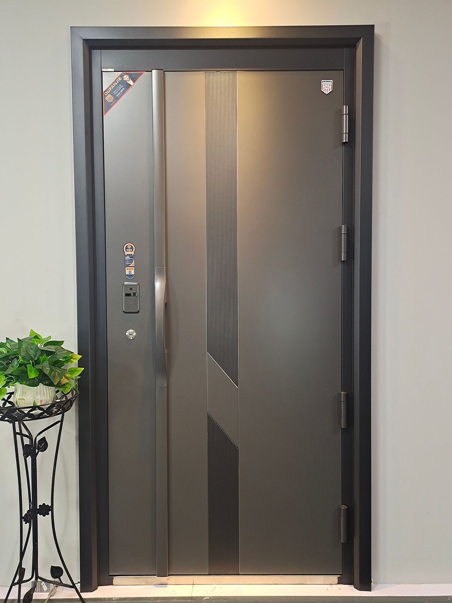 家用防盗门甲级加厚进户门可视猫眼入户门远程开锁安全门厂家直供