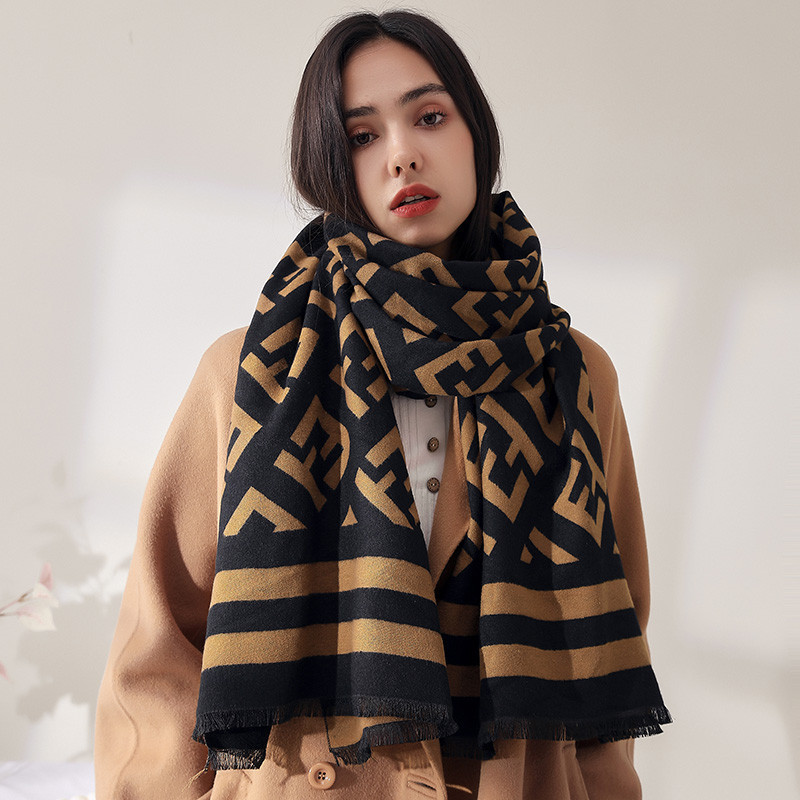 新品双f格子柔软舒适透气亲肤优雅名媛女士精美潮流双面围巾批发