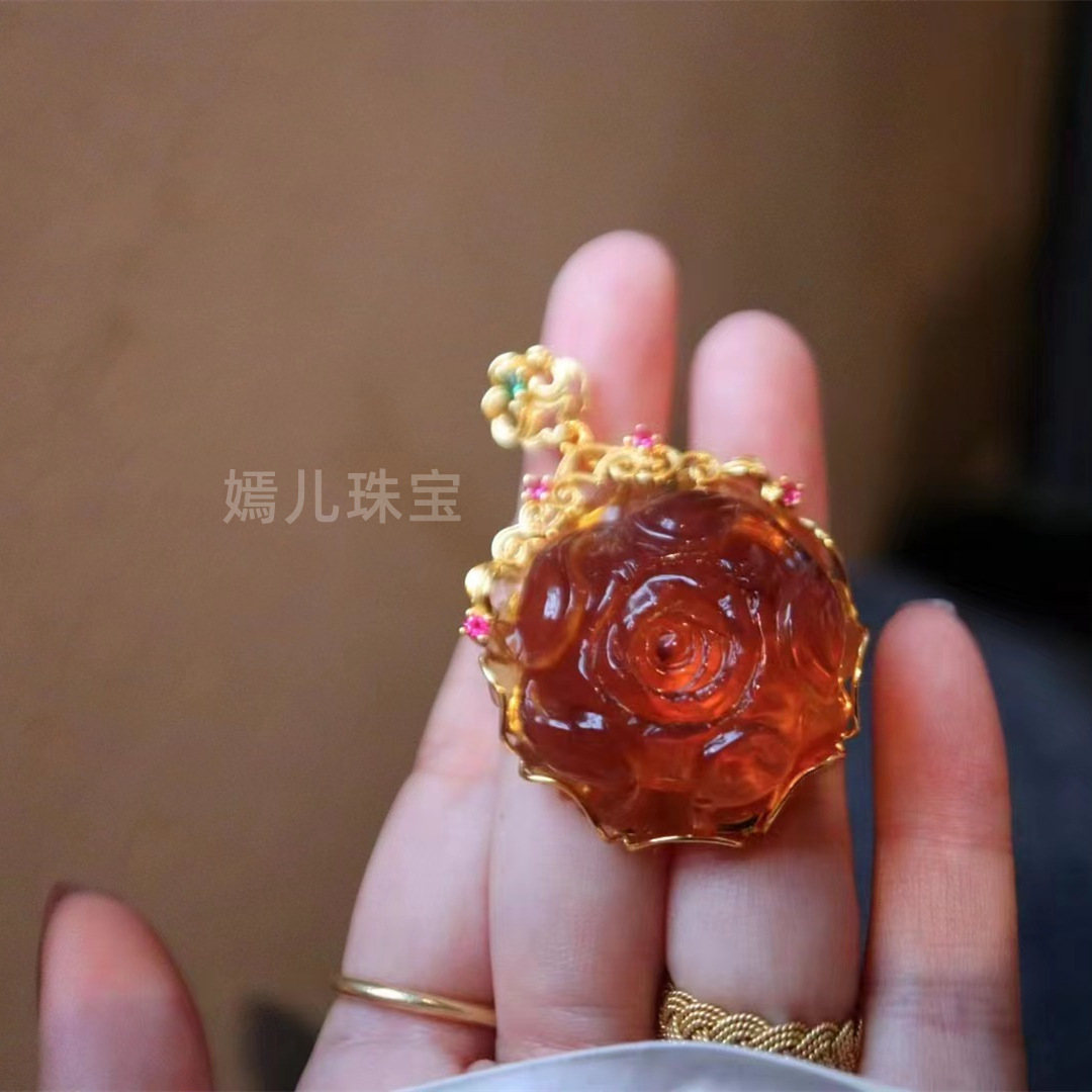 天然缅甸琥珀牡丹花款吊坠通体s925银镀18k金镶嵌-阿里巴巴