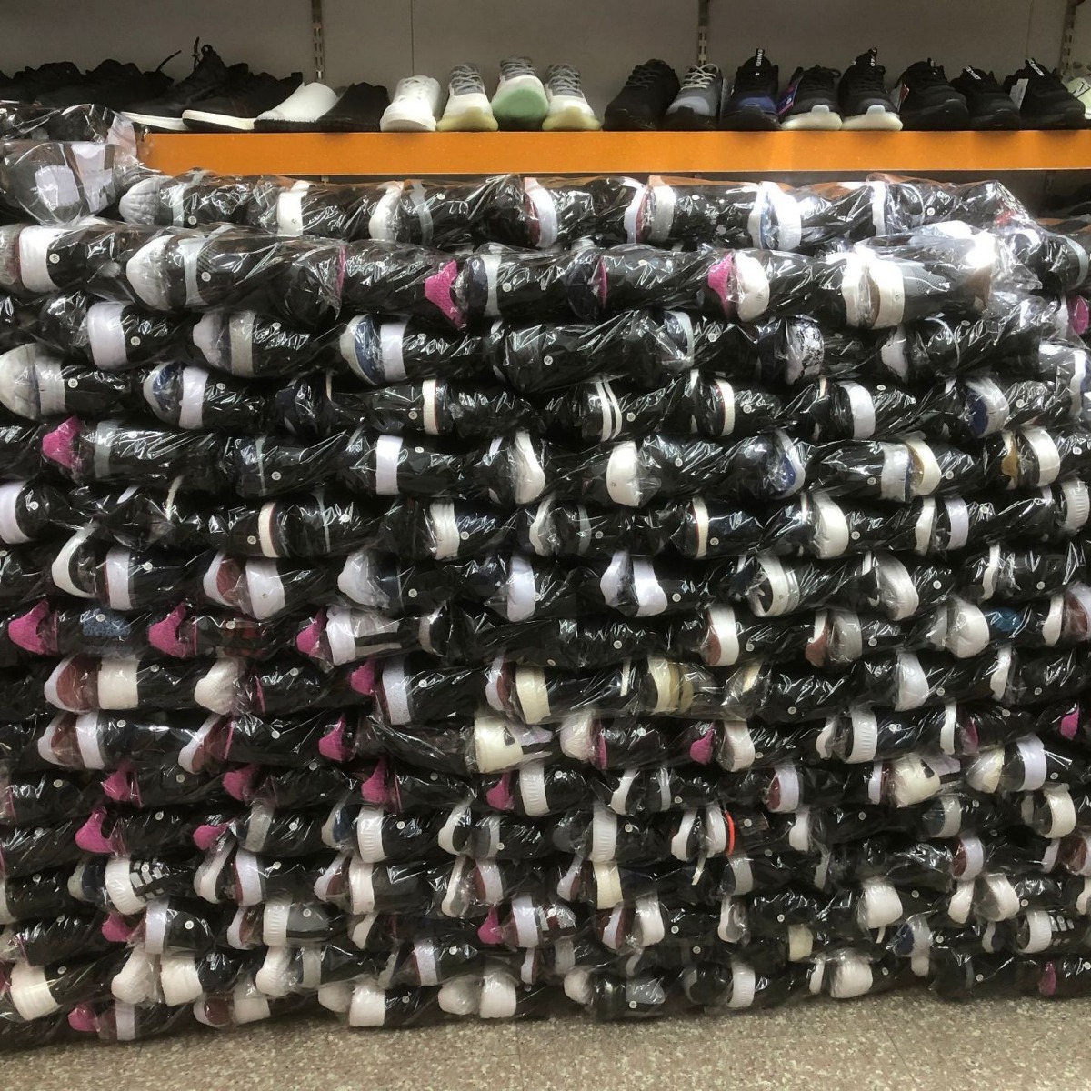 大量地摊货源男鞋批发库存鞋处理鞋品牌尾货鞋断码鞋子清仓直播鞋