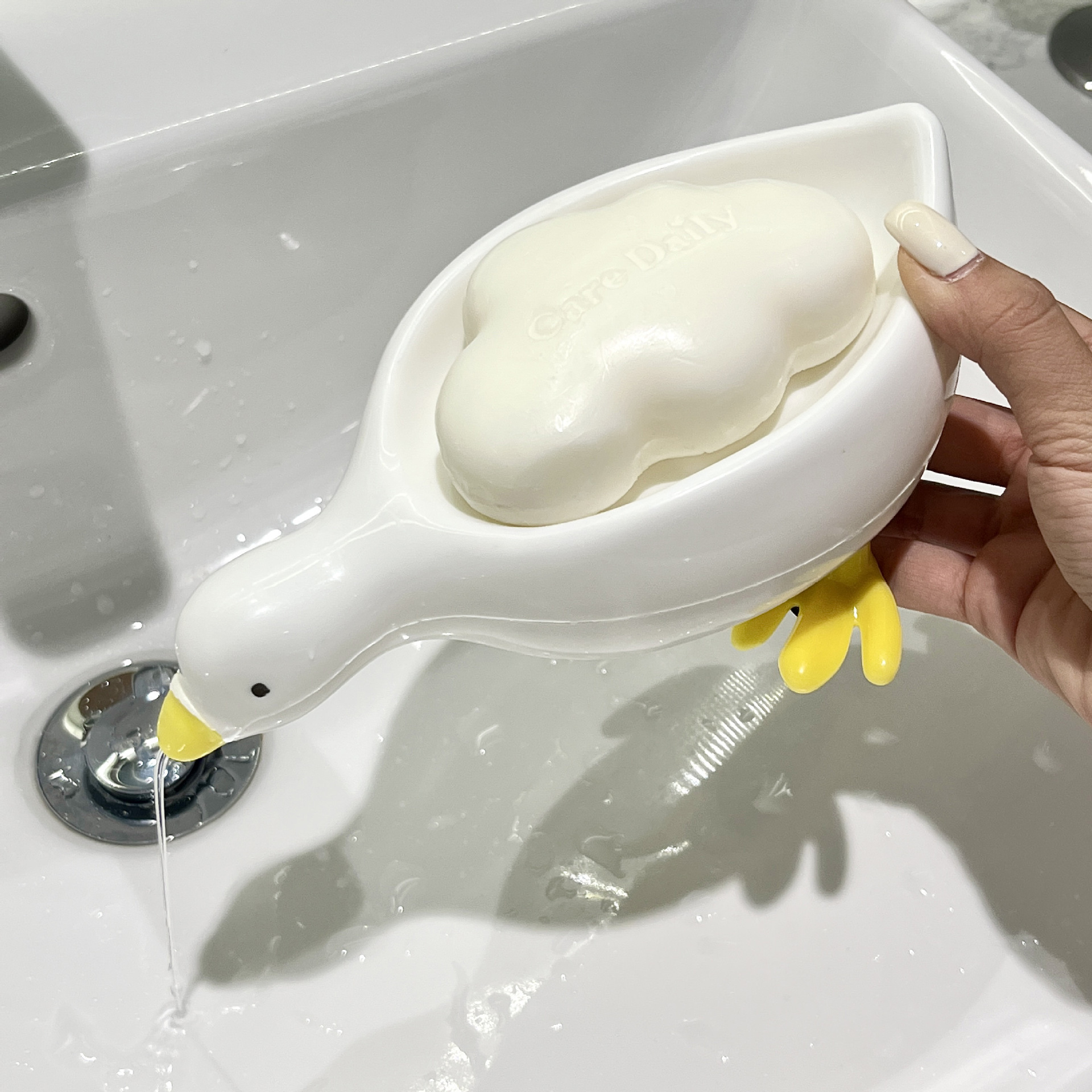 Plastic Duck Soap Box Duck Soap Dish Support High-Profile Figure Cartoon Wash Basin Punch-Free Water-Free Drain Soap Box