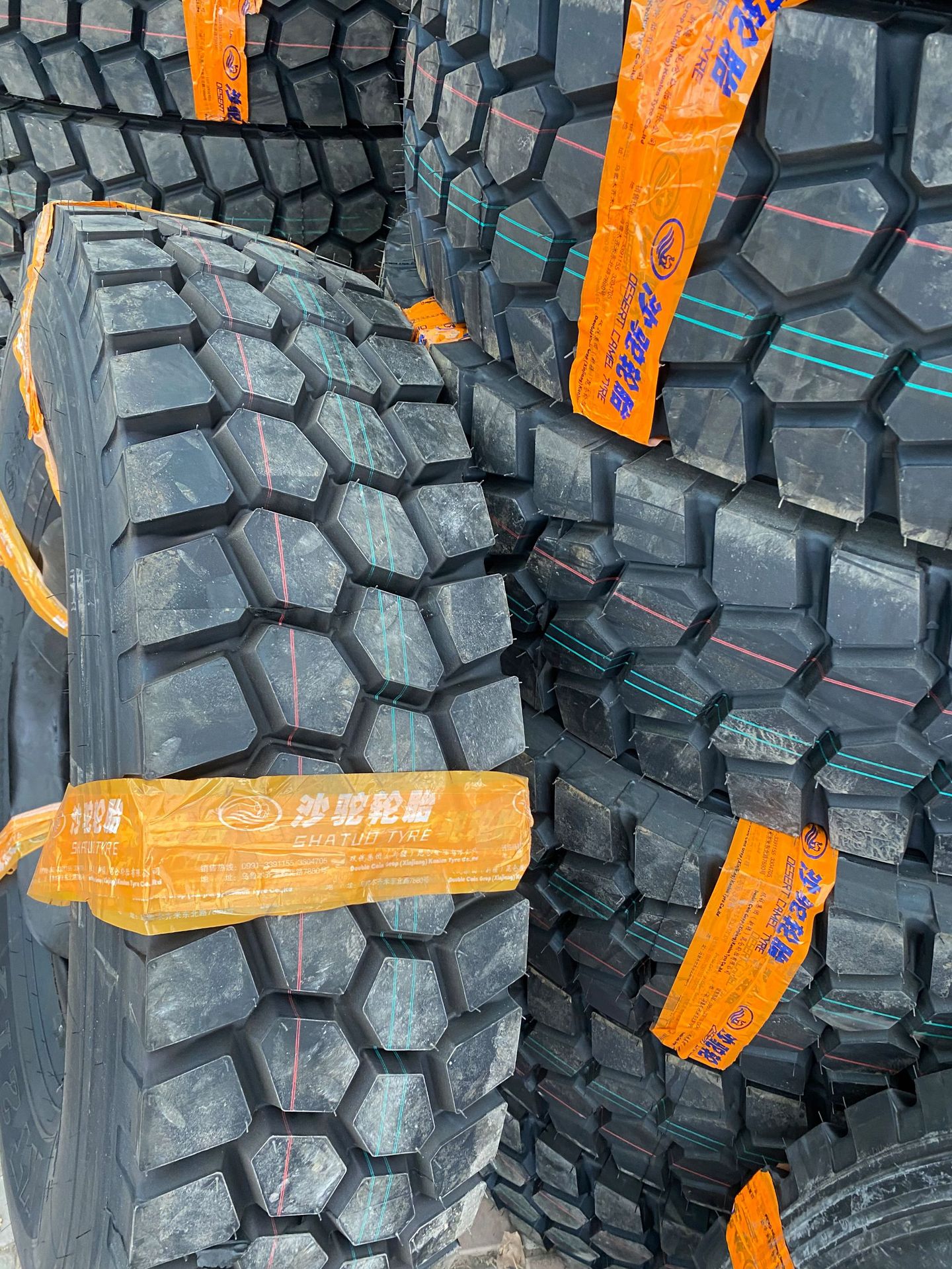 沙驼217四块 1200r20重载百吨王轮胎 沙驼雪莲轮胎 安驰 路鳌轮胎