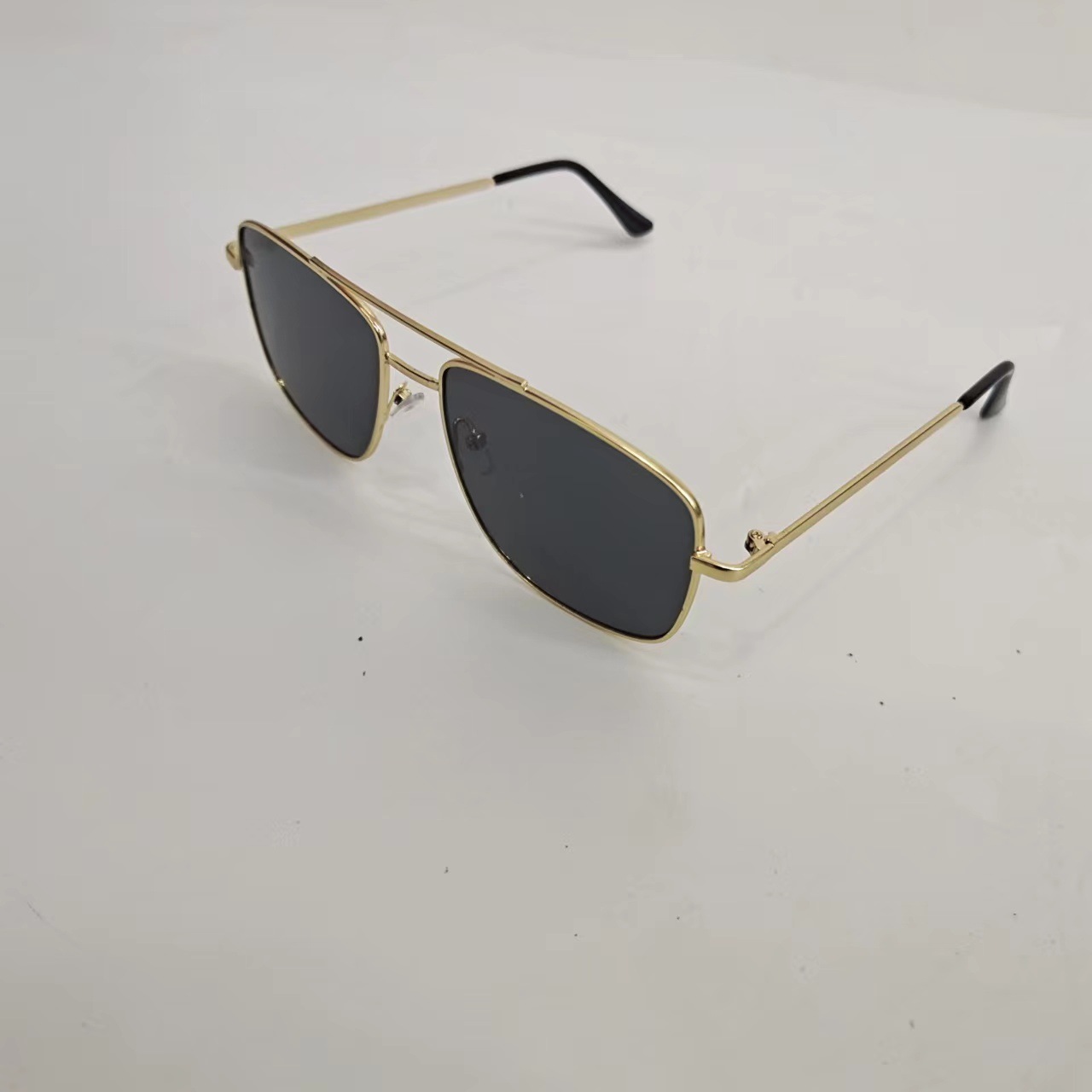 Factory Direct Sales Sunglasses Metal Sun Glasses Wholesale Fashion Sunglasses Driving Stall E-Commerce Drainage Supply