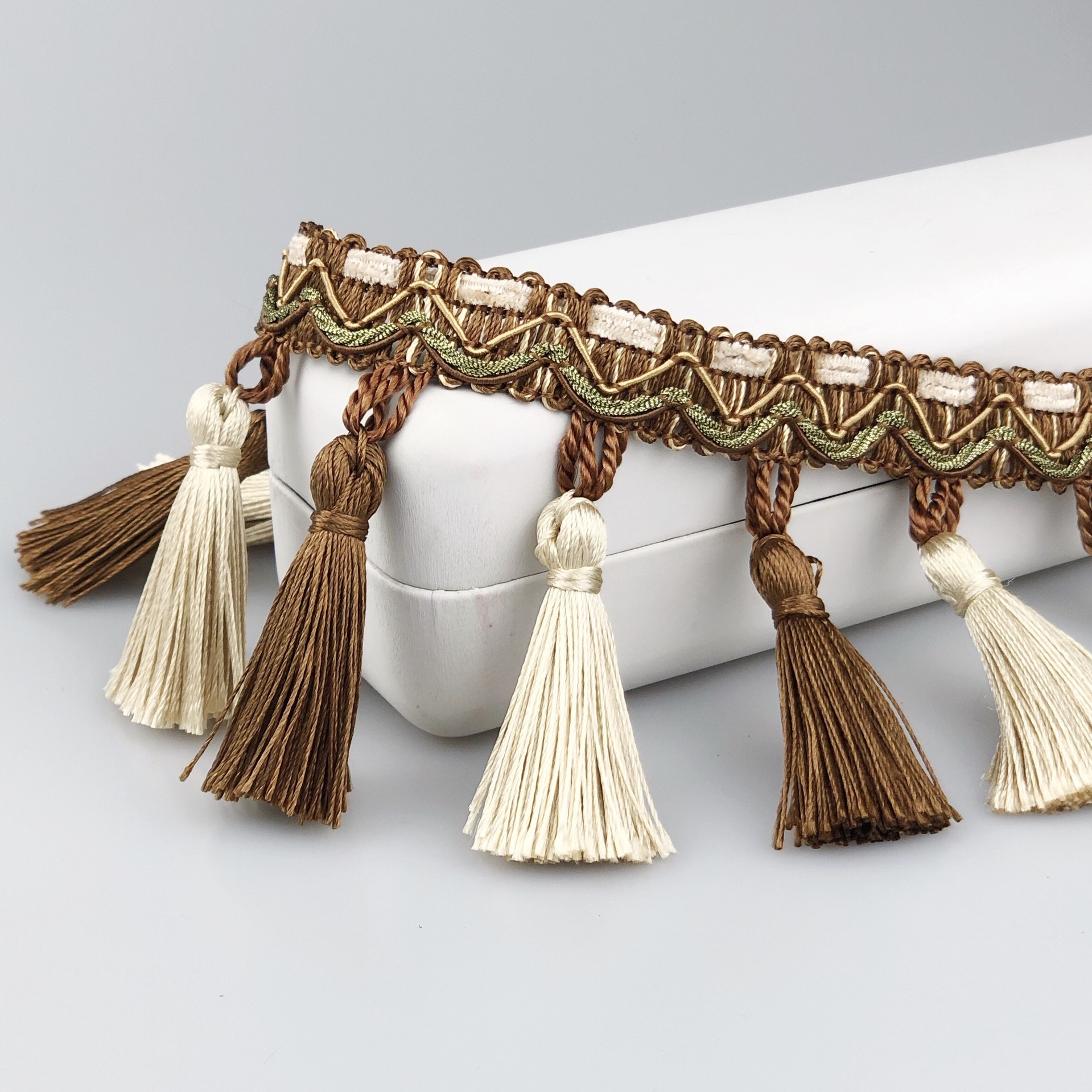 厂家现货 窗帘幔头欧式花边流苏吊穗大全 双色小吊球装饰布艺辅料