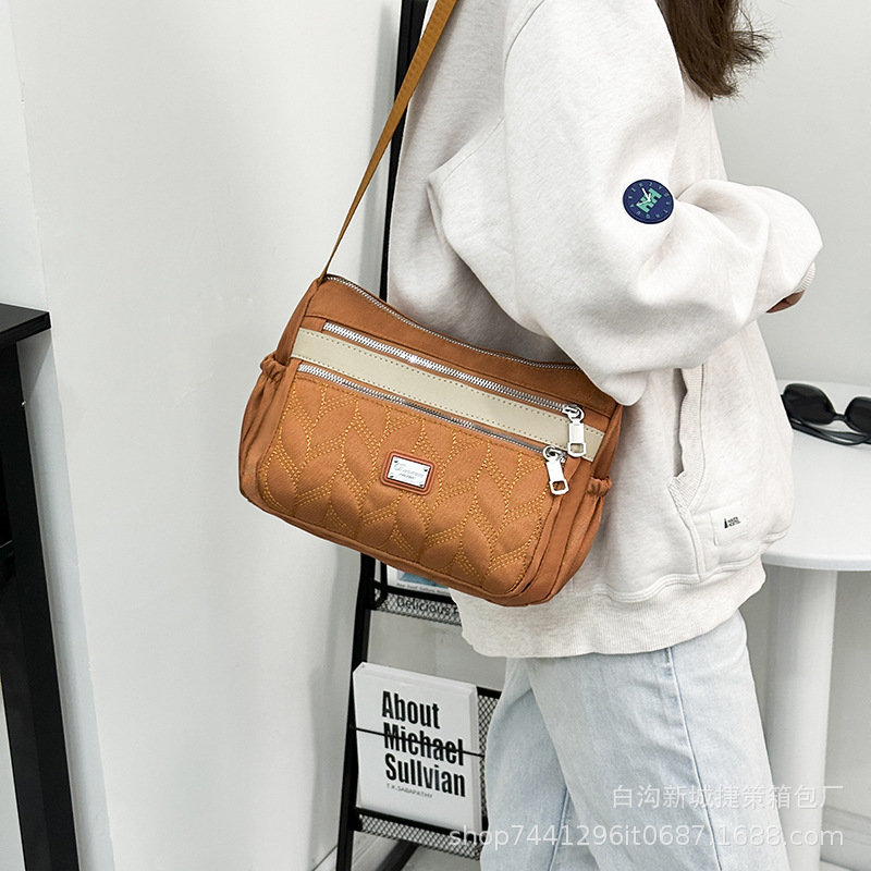 2024 New Contrast Color Women's Bag Single Shoulder One Piece Dropshipping Crossbody Bag Rhombic Embroidery Thread Large Capacity Mummy Bag Fashion