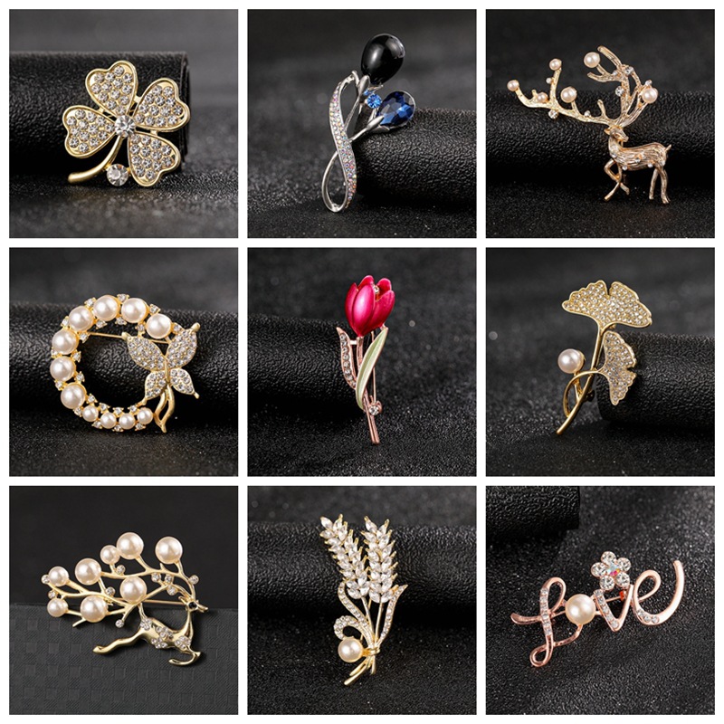 Clothing High-End Pearl Brooch Suit Fashion Clothing Female Corsage Rhinestone Personality Scarf Buckle Butterfly Pin Wholesale