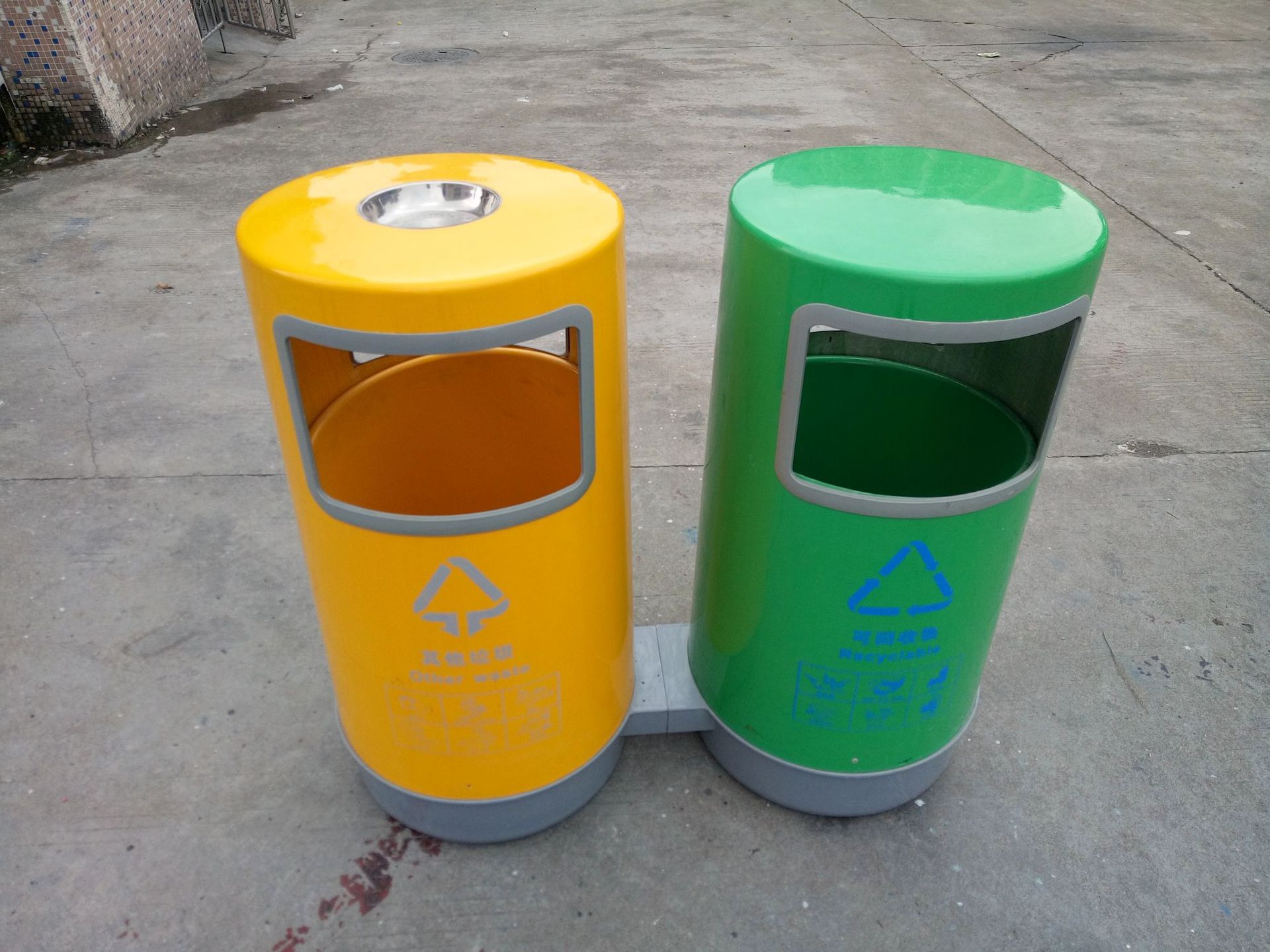 直销北京玻璃钢垃圾桶环卫防火垃圾桶分类果皮箱环保垃圾箱