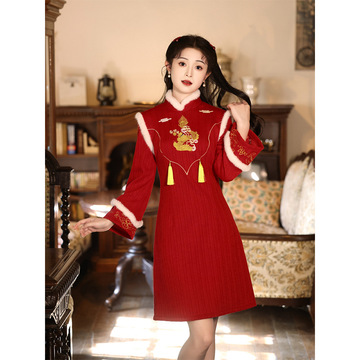 红色旗袍2024新款龙年拜年服小个子短款过年衣服新年战袍冬季加厚