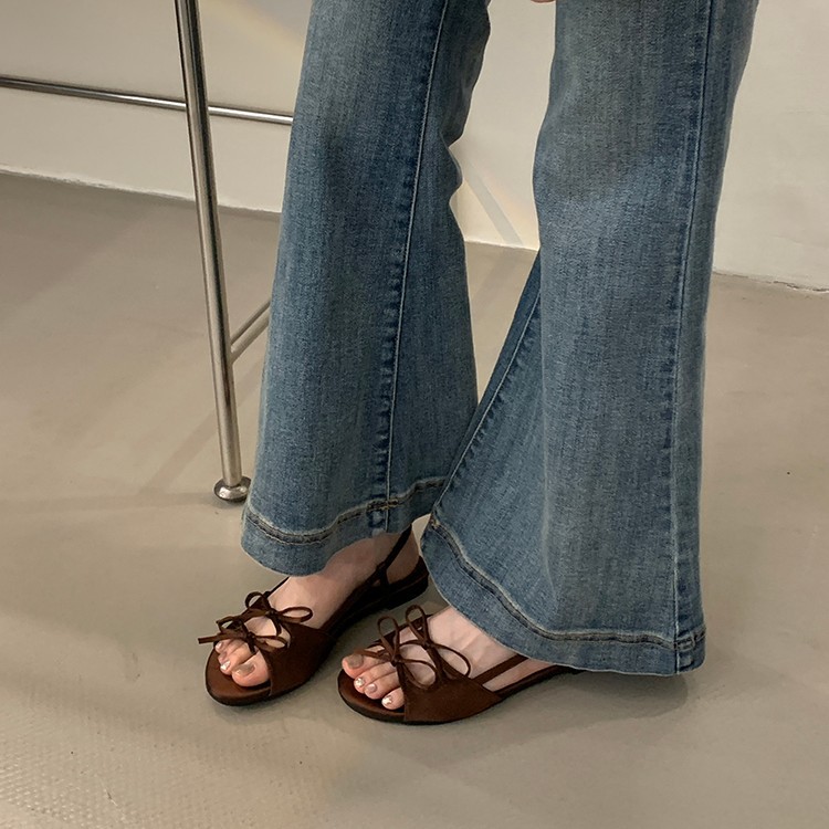 绝美平底凉鞋女夏外穿2025新款仙女蝴蝶结气质高级感时尚罗马女鞋