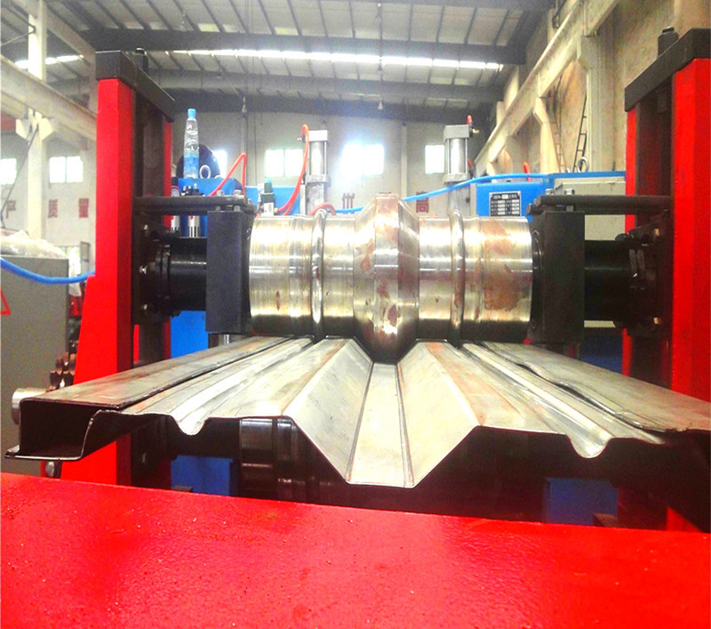 重型车厢板罗拉机 汽车车厢板型钢压型机 三轮车车厢板设备