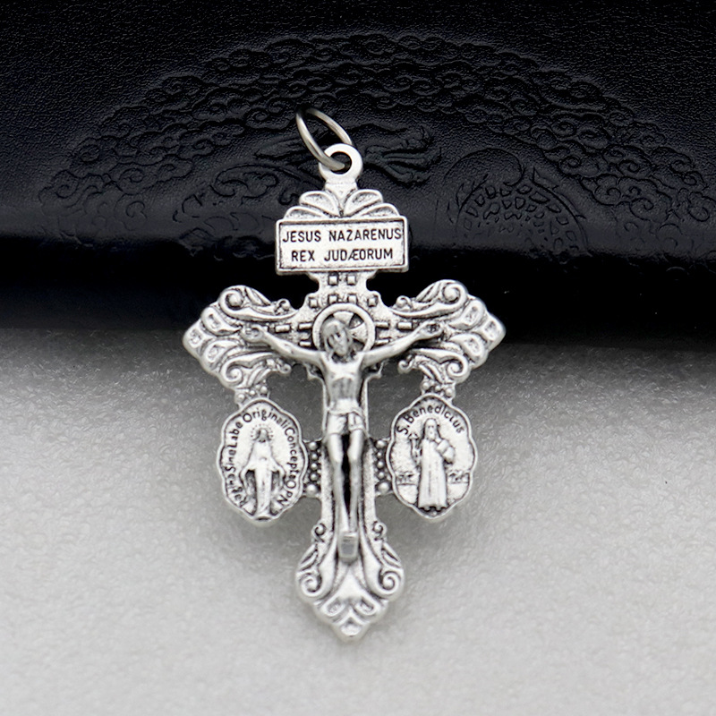 Foreign Trade Wholesale Religious Ornament Jesus Cross Pendant Vintage Metal Necklace Pendant Keychain Pendant