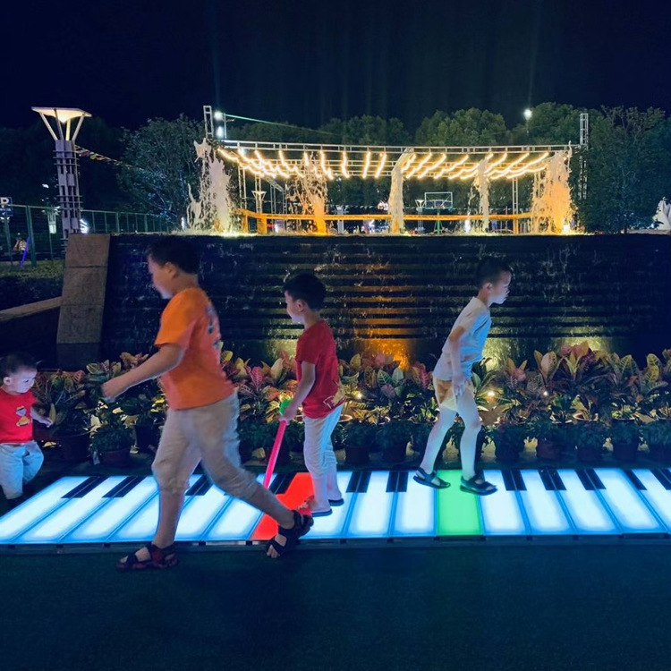 超 城市广场 主题街区 科技馆 展览馆等产品风格:钢琴地砖灯产品用材