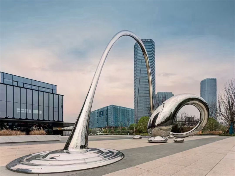 不锈钢雕塑大型镜面鲸鱼户外水景艺术品摆件镂空金属景观廊架厂家