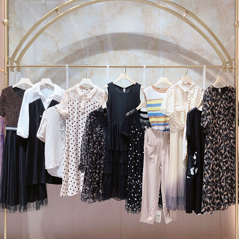 实体店广州汉派经典品牌 伊姿百瑞组合21夏装 品牌折扣女装走份