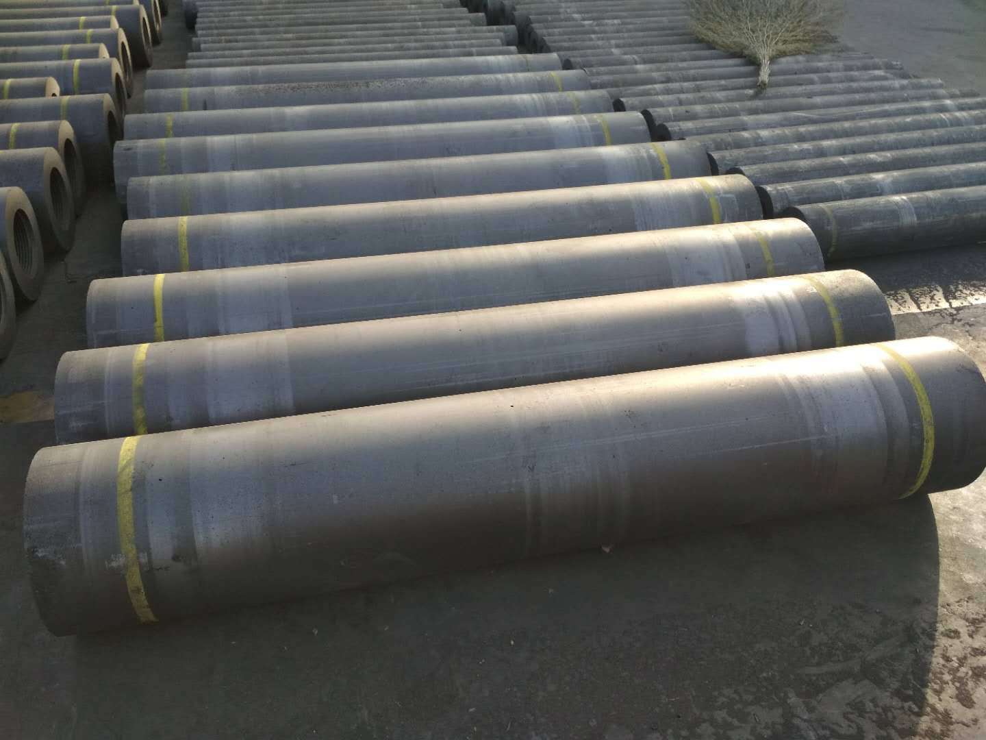 安徽100-700mm石墨电极厂家 rp hp uhp石墨电极大量现货-阿里巴巴